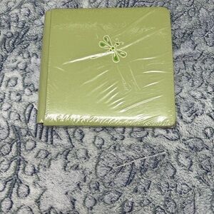 Creative Memories 7x7 Green Photo Album with Dragonfly Design (rare)